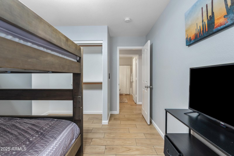 12312 W Edgemont AVE