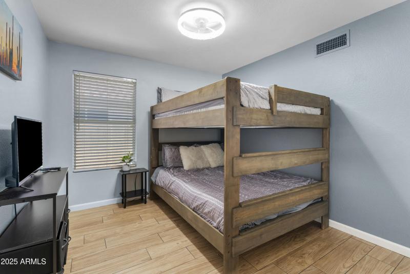 12312 W Edgemont AVE