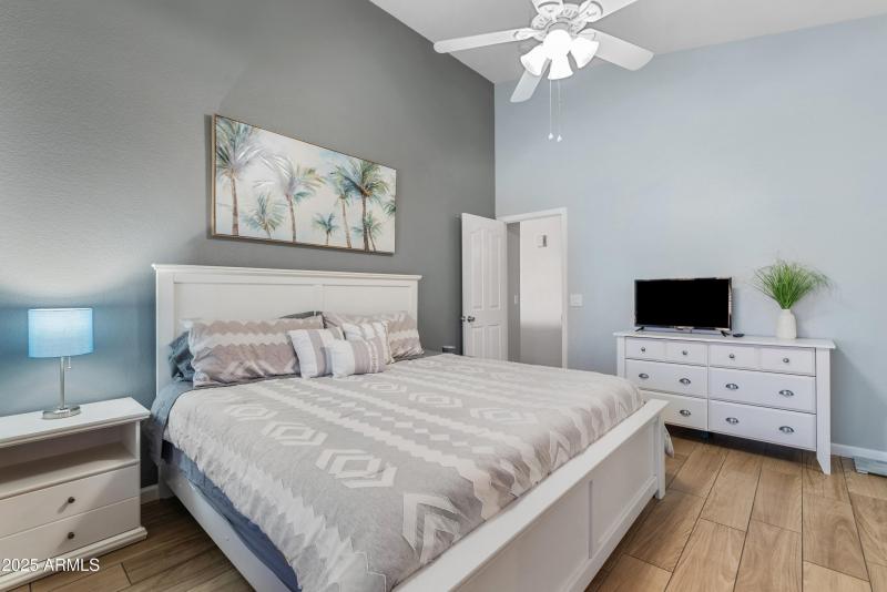 12312 W Edgemont AVE