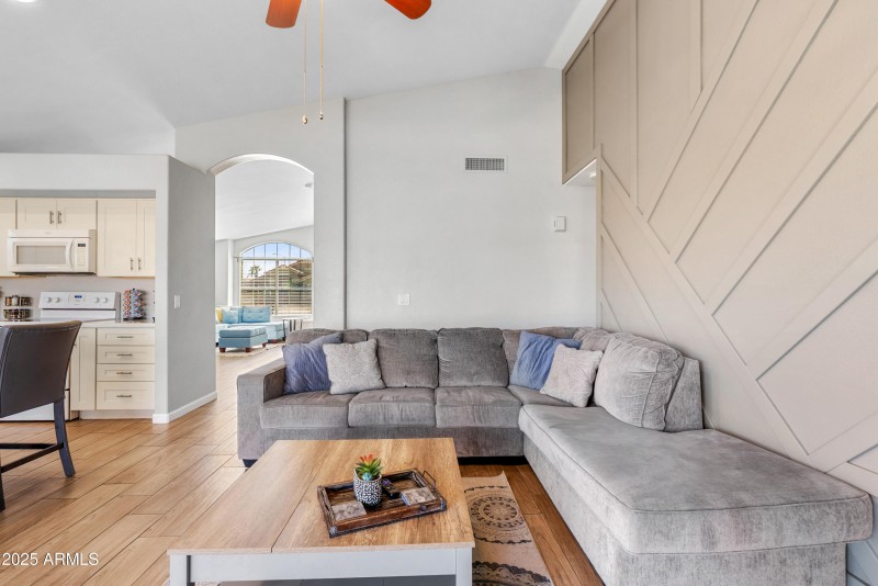 12312 W Edgemont AVE