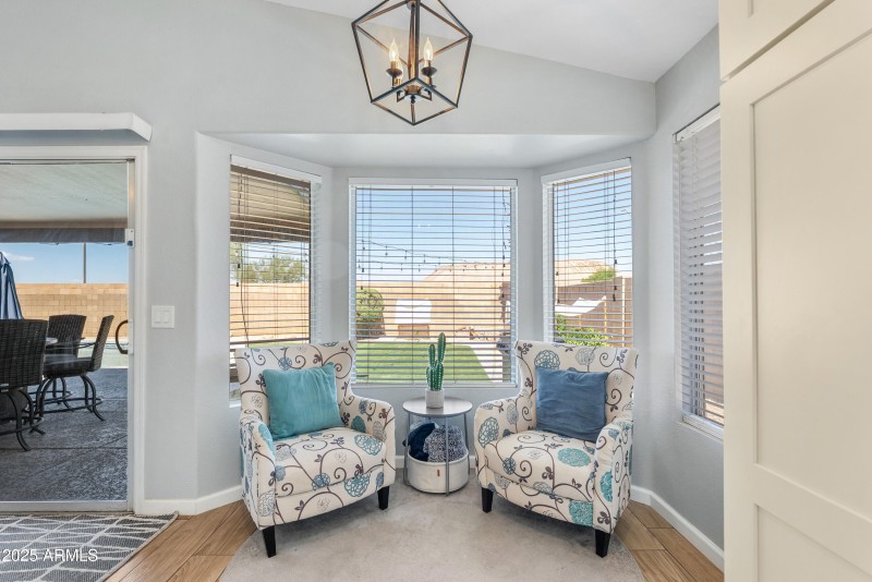 12312 W Edgemont AVE