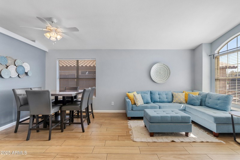 12312 W Edgemont AVE