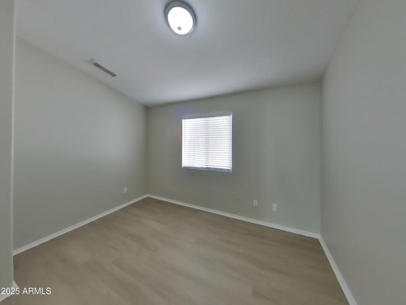 12_pc_Kcc6TXm1xJ_yl9F5XdIOK_layout_0