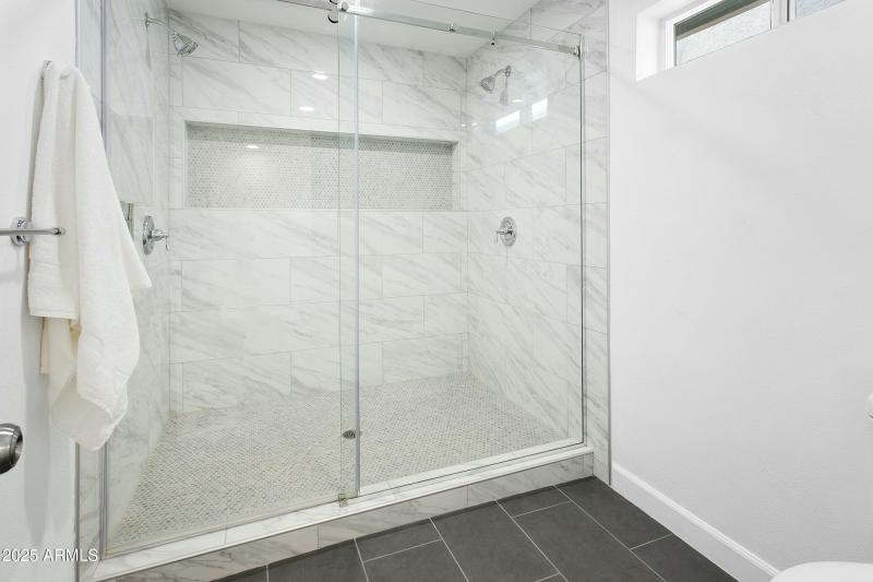 Large Primary Shower