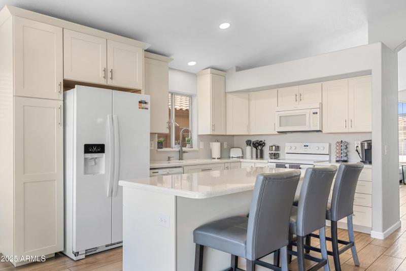 12312 W Edgemont AVE