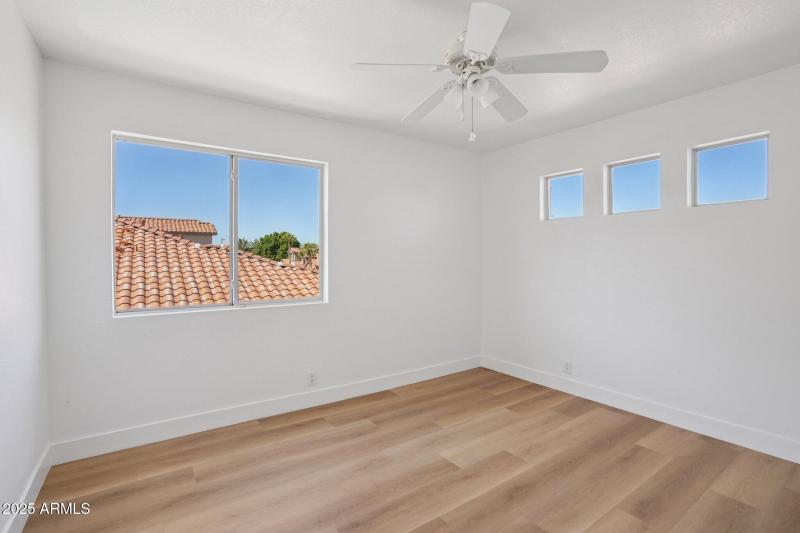 46-web-or-mls-W Aurora Dr-S0210-040