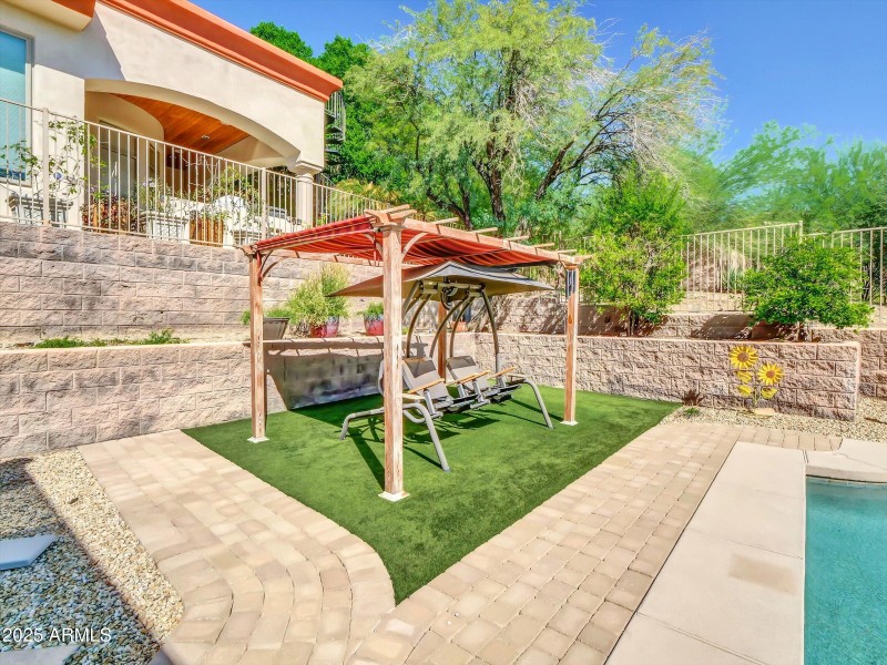 085-2732 E Friess Drive-85