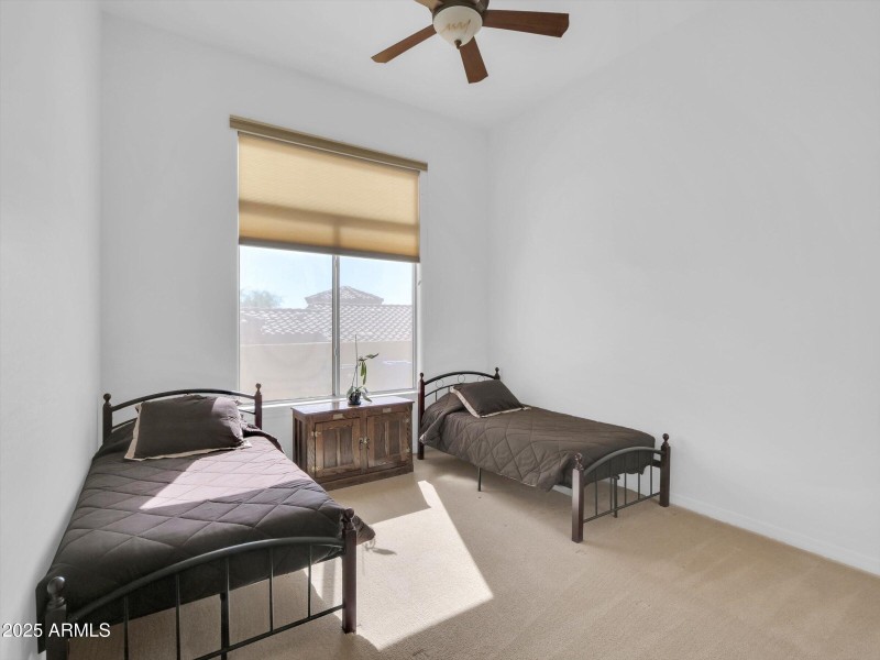 032-2732 E Friess Drive-32