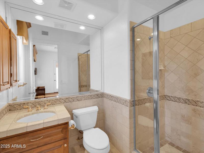 013-2732 E Friess Drive-13