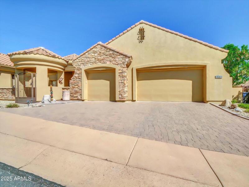 002-2732 E Friess Drive-2