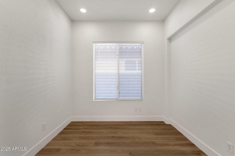 12-web-or-mls-389-w-fairway-pl