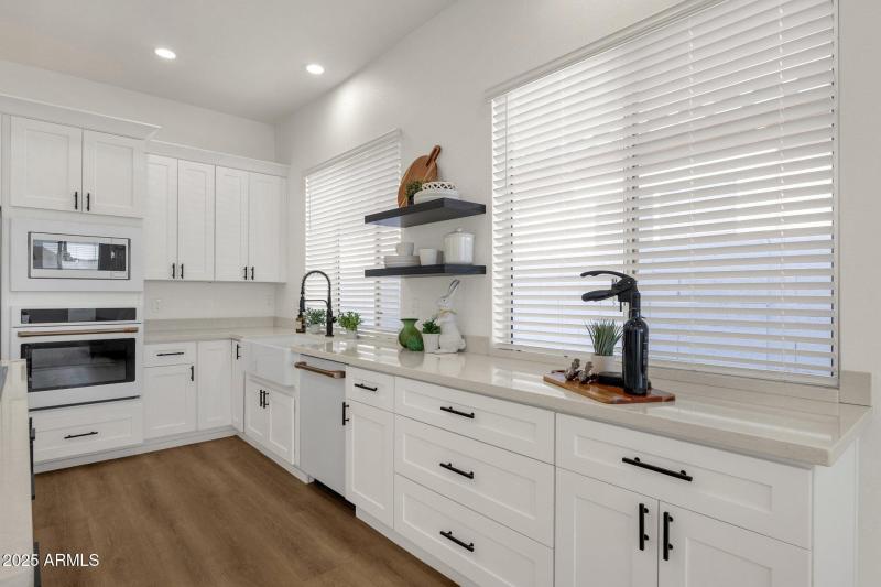 18-web-or-mls-389-w-fairway-pl