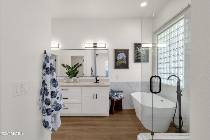 26-web-or-mls-389-w-fairway-pl