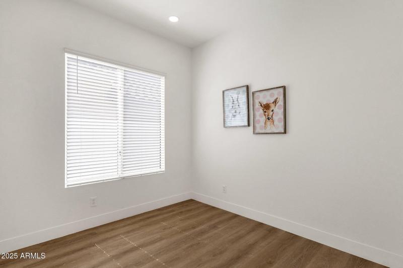 33-web-or-mls-389-w-fairway-pl