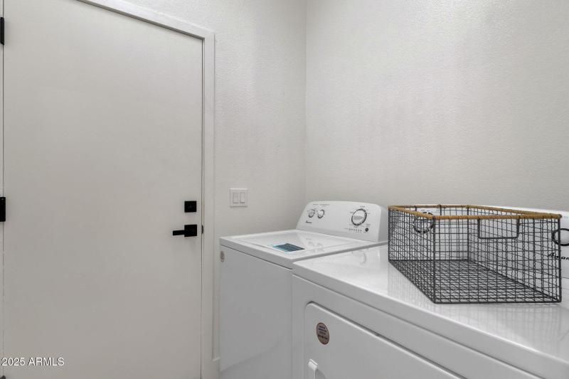 35-web-or-mls-389-w-fairway-pl