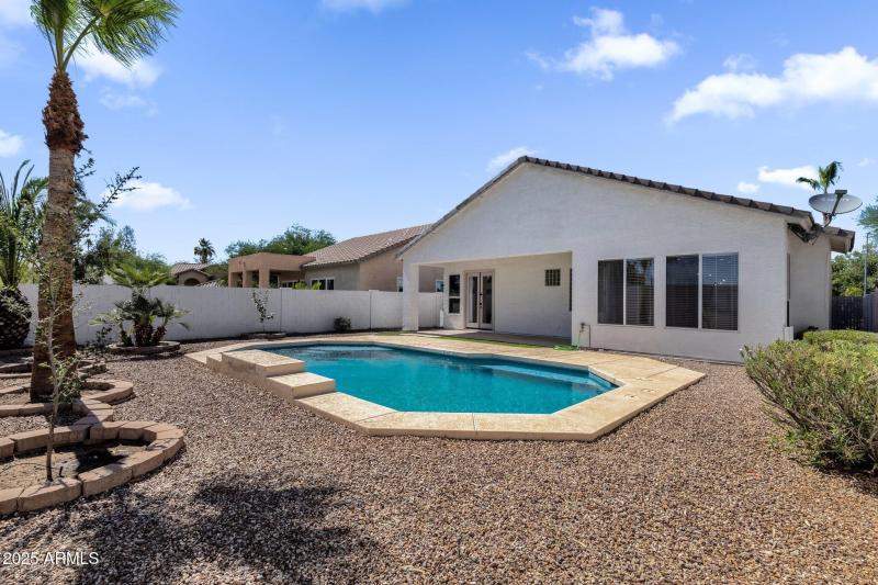 43-web-or-mls-389-w-fairway-pl