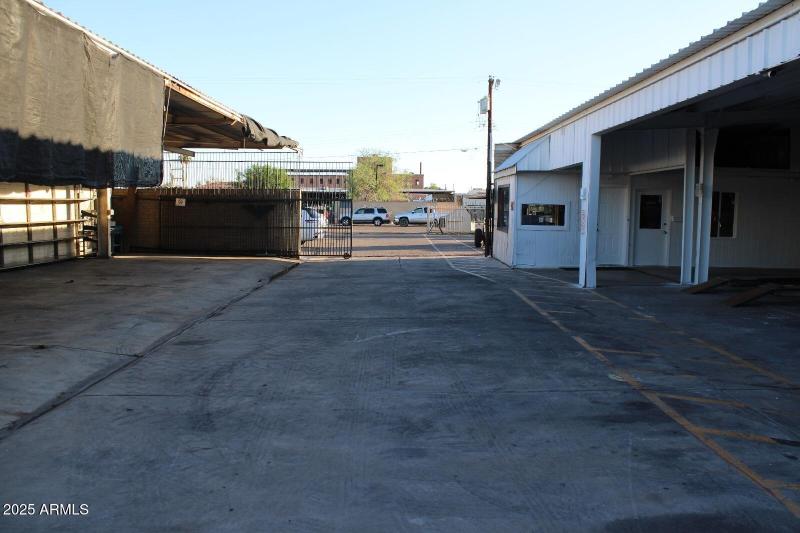 WhatsApp Image 2025-10-01 at 14.03.54_48