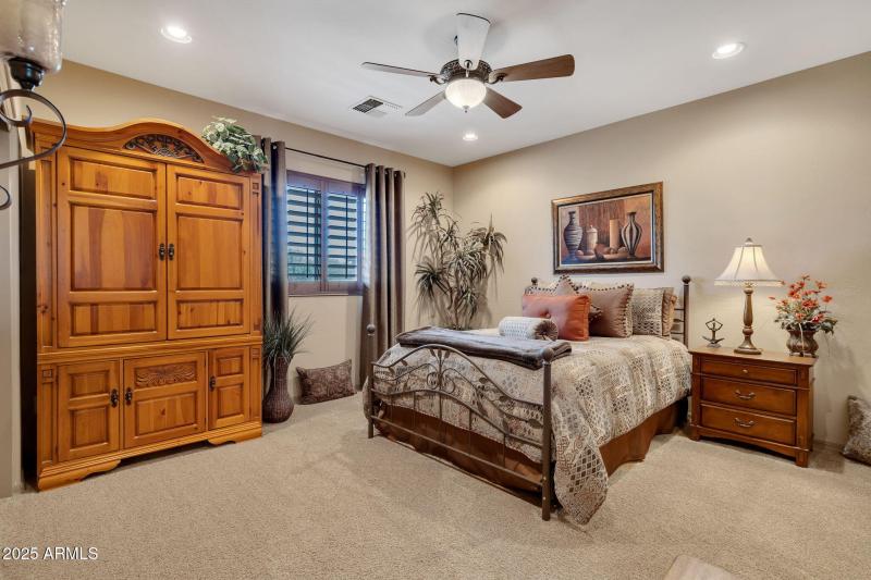 27-web-or-mls-Qp-2638