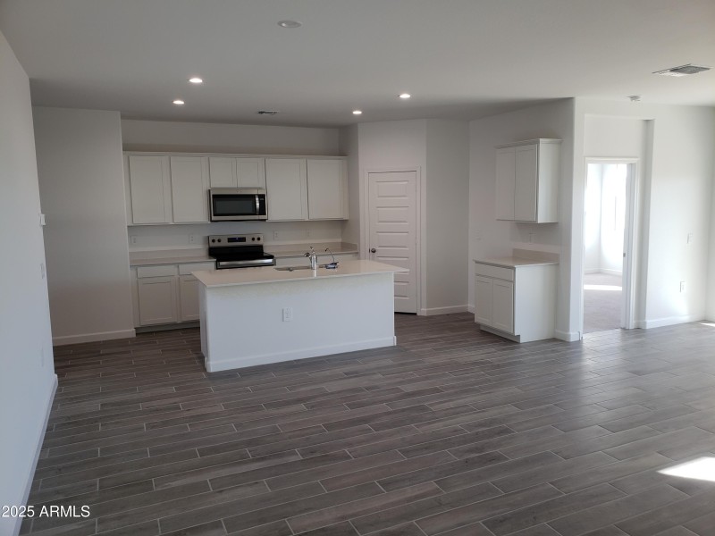 EDO Lot 83 Kitchen Cont