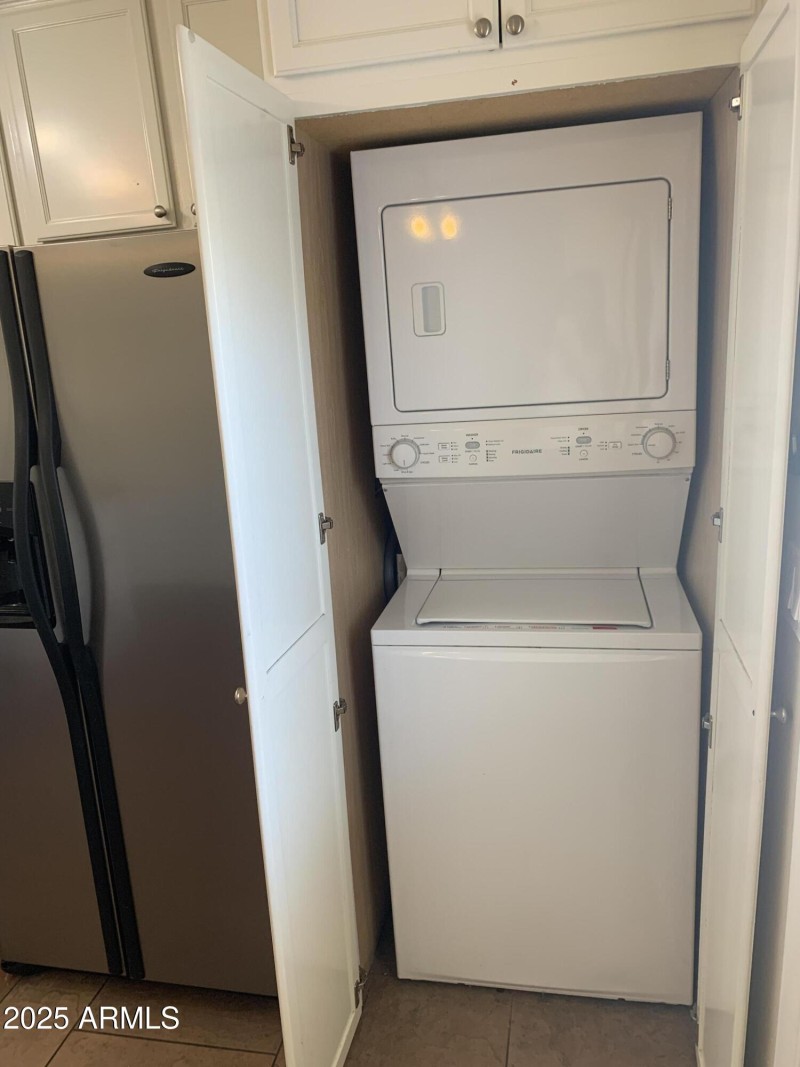 Washer/Dryer included