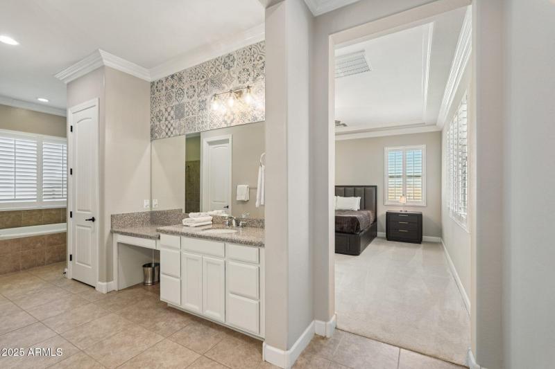 27-web-or-mls-W Georgia Ave-S0210-027
