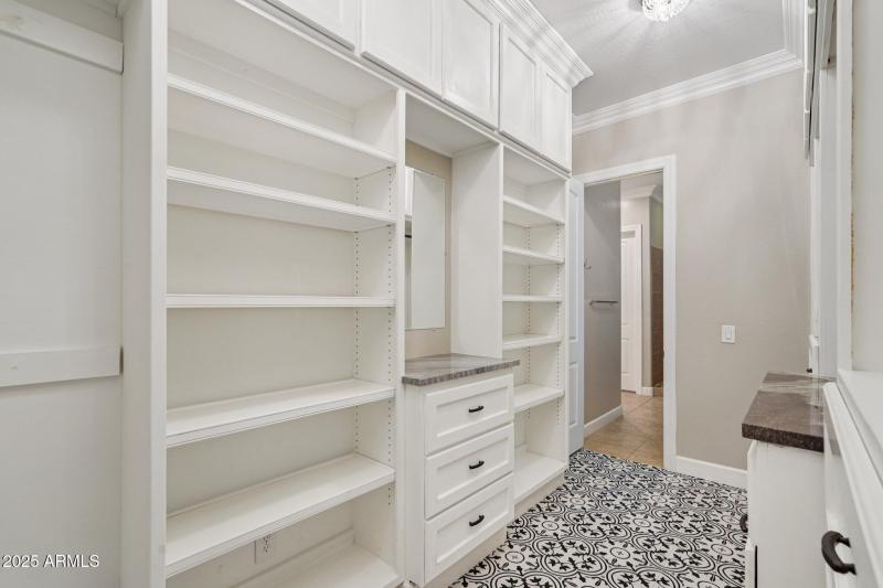 32-web-or-mls-W Georgia Ave-S0210-032
