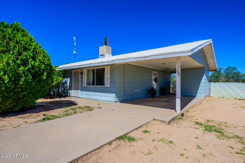 006-785-E.-Country-Club-Drive