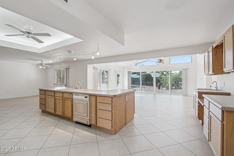 Natural light throughout