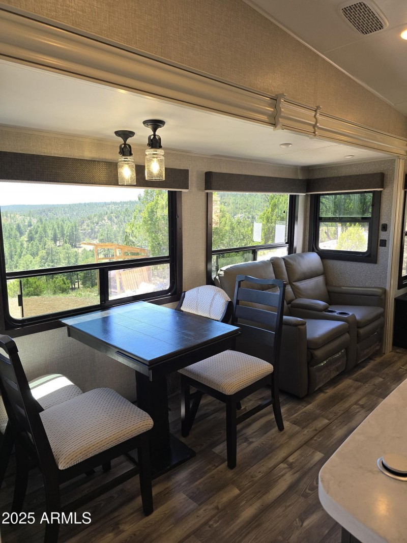 Resized_20240518_133402