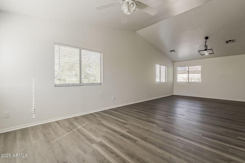 29-web-or-mls-Lush Vista-29