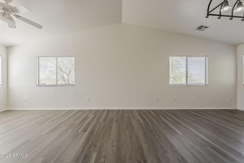 31-web-or-mls-Lush Vista-31