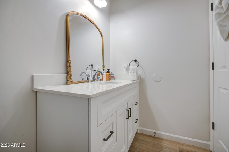 Bathroom 2-pic 3