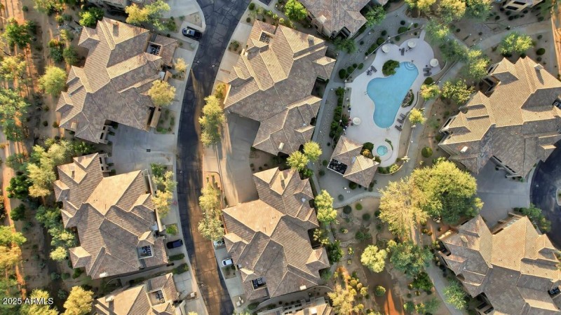 21DB88F0-6B07-498E-811C-5A6845E6F785_1_1