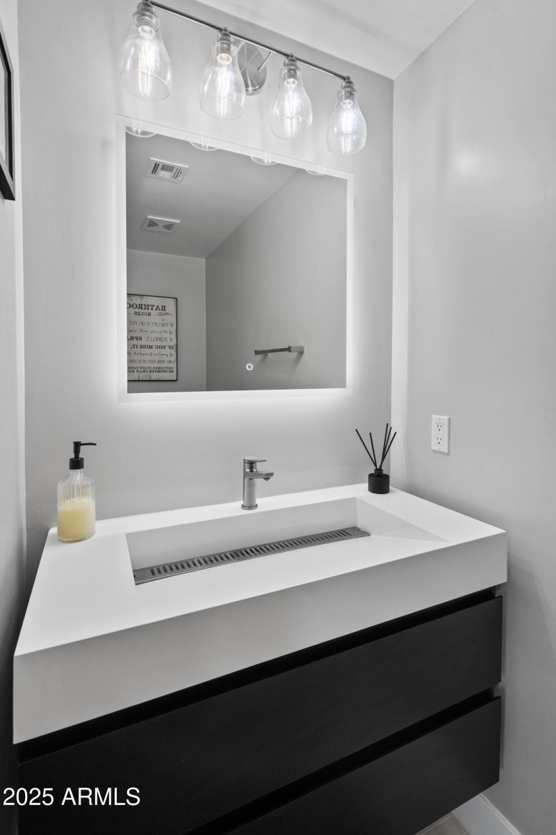 6715 E Montecito Ave-19