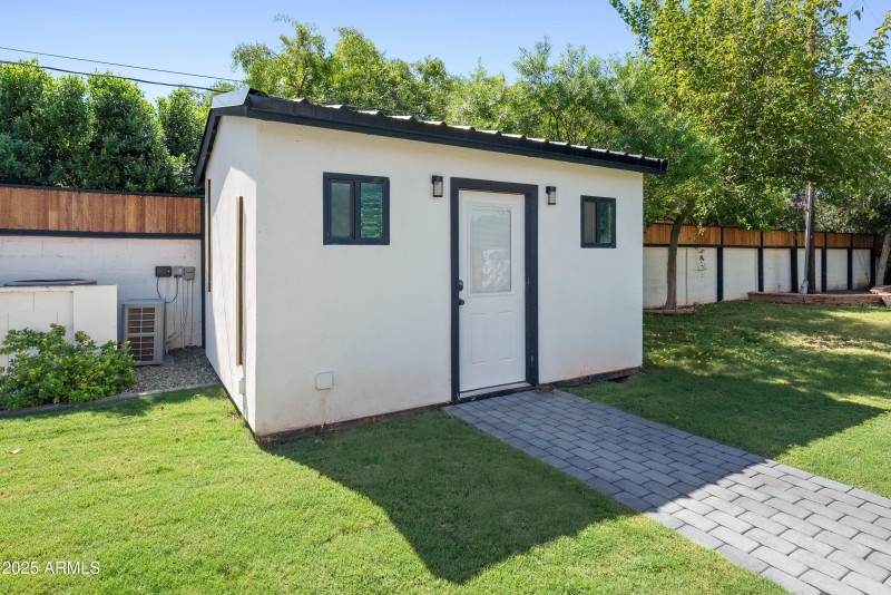 6715 E Montecito Ave-71