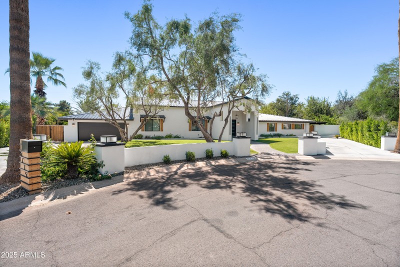 6715 E Montecito Ave-77