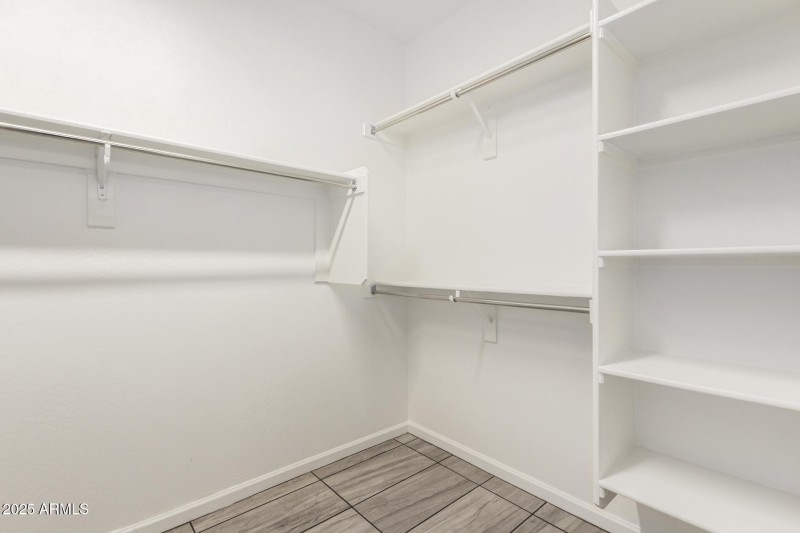 Nice walk-in closest