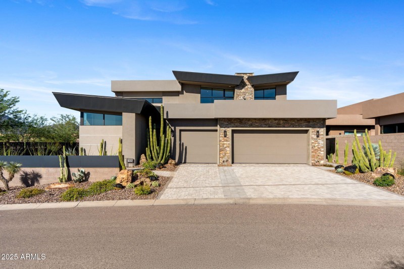 2-web-or-mls-37200-n-cave-creek-rd