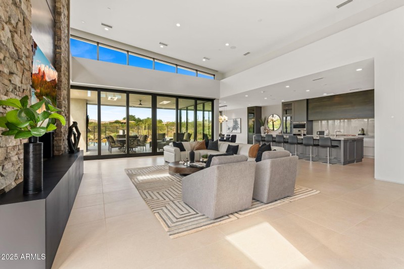 5-web-or-mls-37200-n-cave-creek-rd