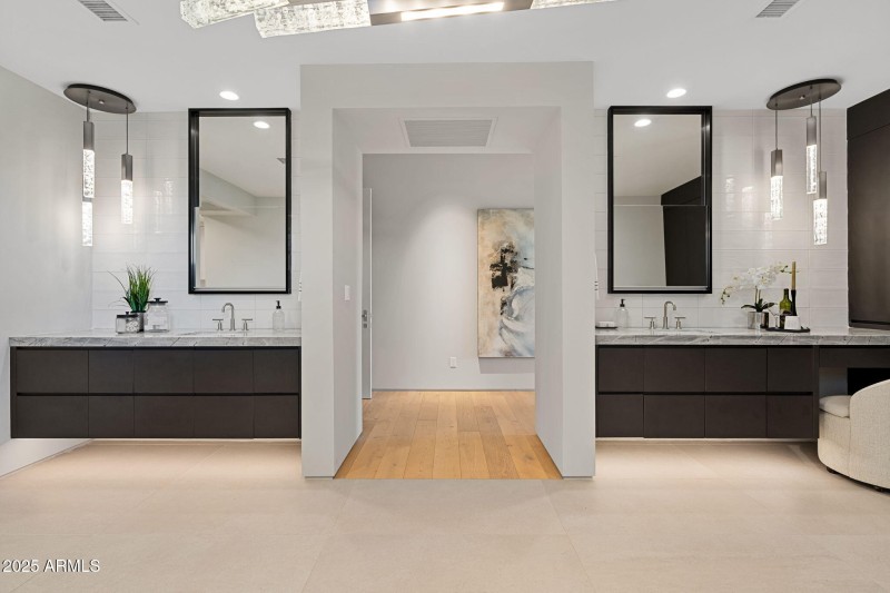 47-web-or-mls-37200-n-cave-creek-rd