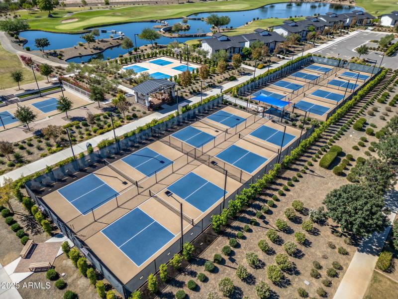 Sterling Grove Courts