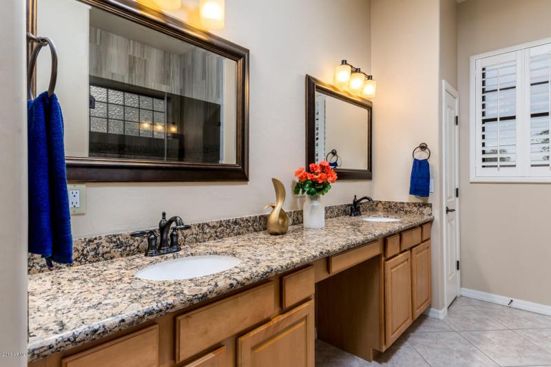 1447 W Swan Ct - MLS-33