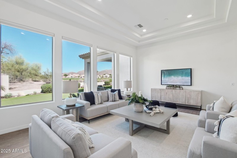 8-web-or-mls-E Trailridge Cir 8-S0310-00