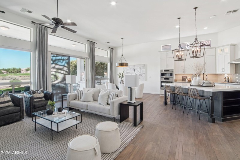 11-web-or-mls-E Trailridge Cir 8-S0310-0