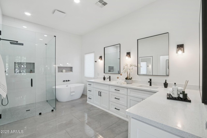 27-web-or-mls-E Trailridge Cir 8-S0310-0