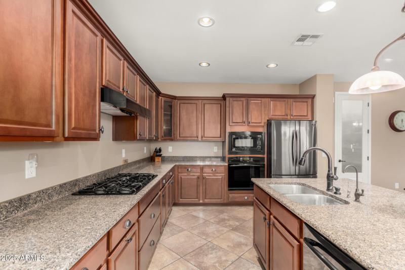 Cooking with Gas & Large Pantry!