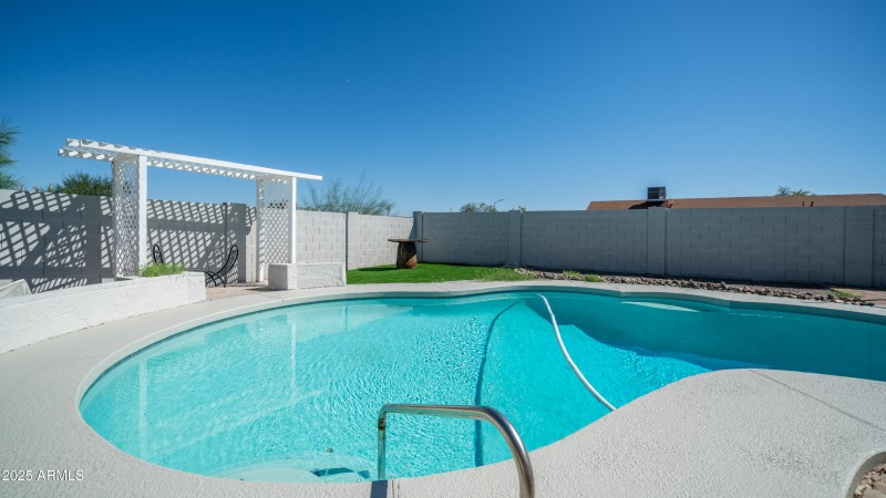 19251 N 17th Dr Exterior Photos-11