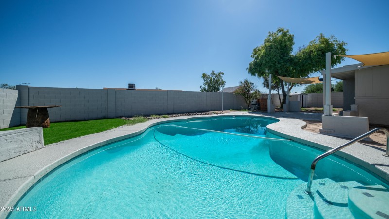 19251 N 17th Dr Exterior Photos-12