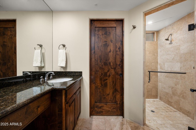 40-11070ERollingRockDr-40