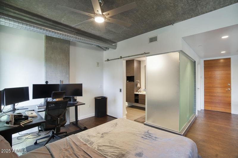 100 W PORTLAND ST 404